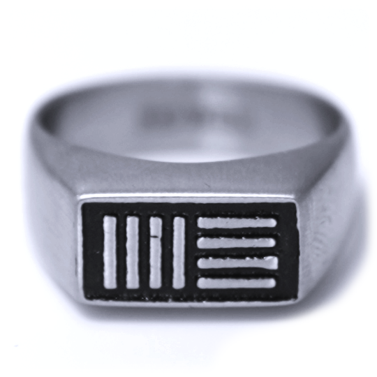 8 Lines Ring